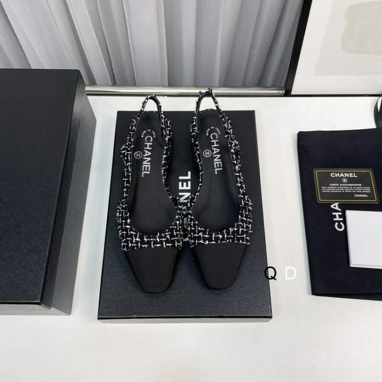 Picture of Chanel Shoes _SKUChanelcoloursz35-40GDT05012454